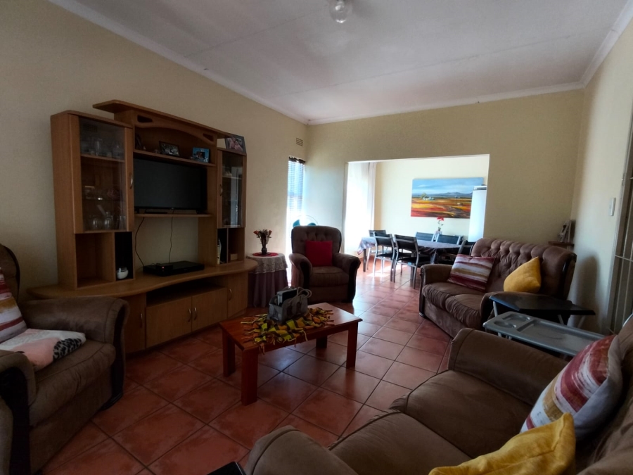 3 Bedroom Property for Sale in Protea Park North West